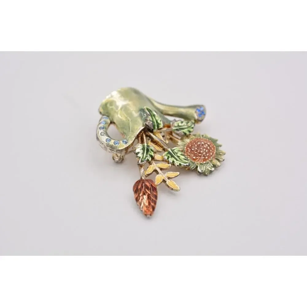 KC Vintage Flower Watering Can Pin Brooch Spring Garden Enamel Signed 90s Bin5A